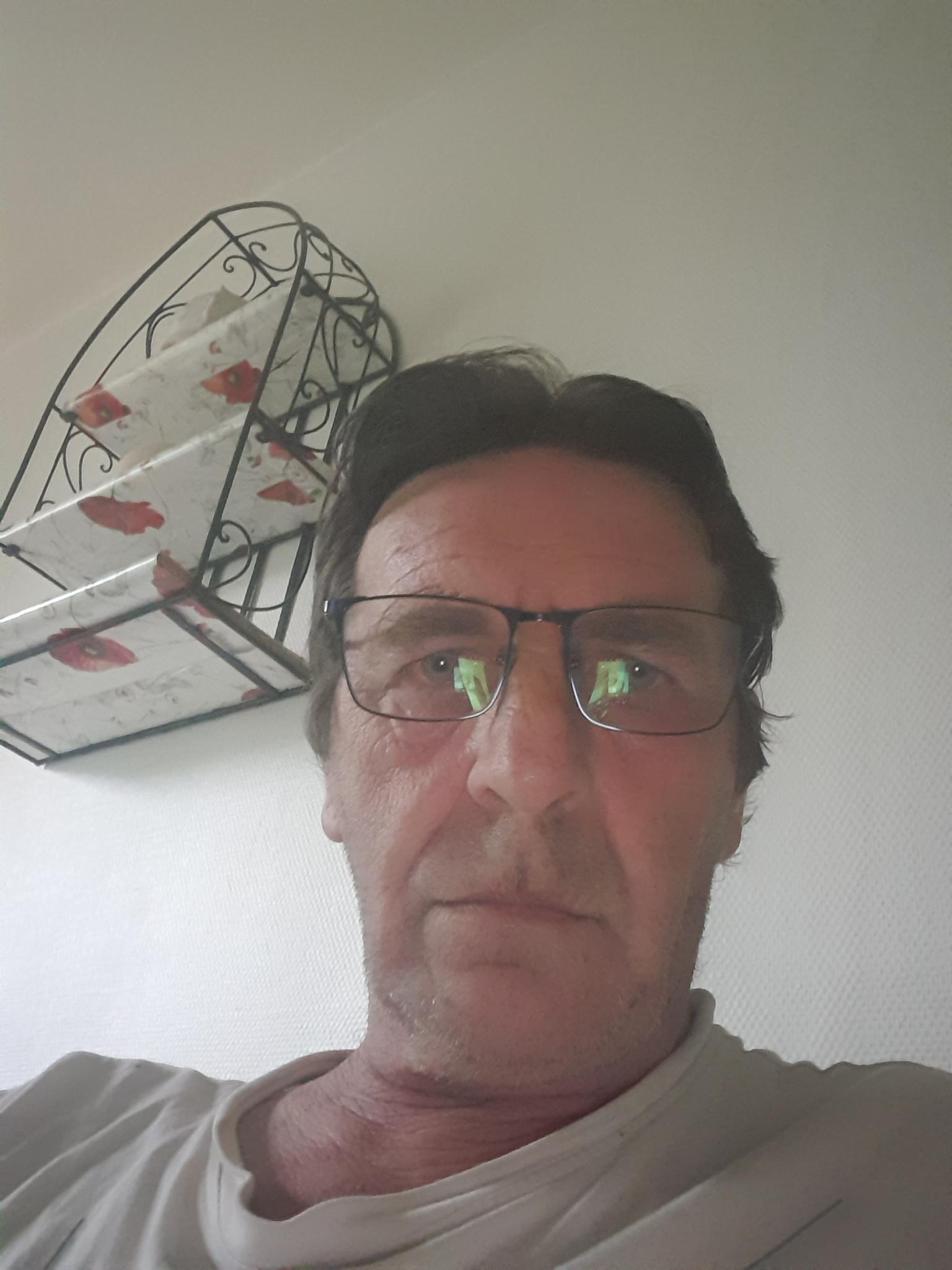 Mariano, 45 ans, Carelles